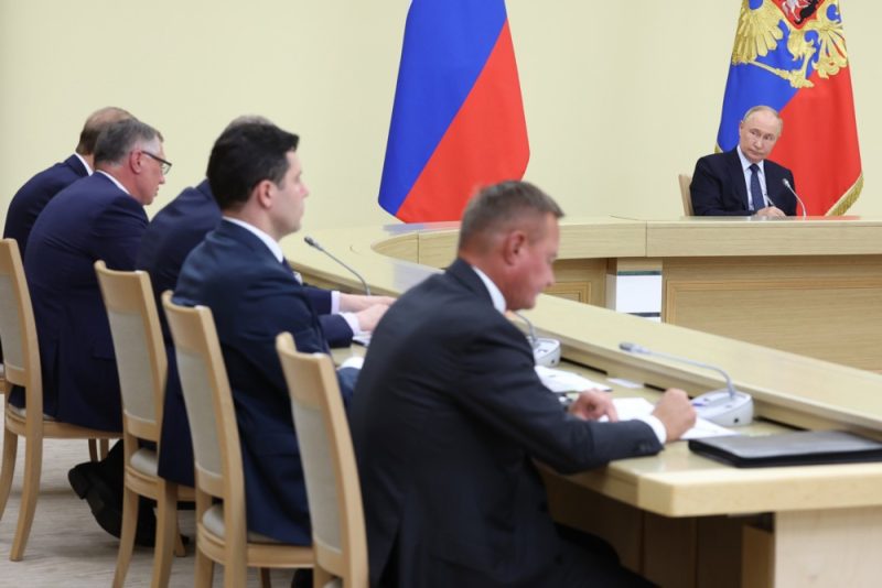 L’Ukraine franchit la frontière russe, Vladimir Poutine parle de « provocation majeure »