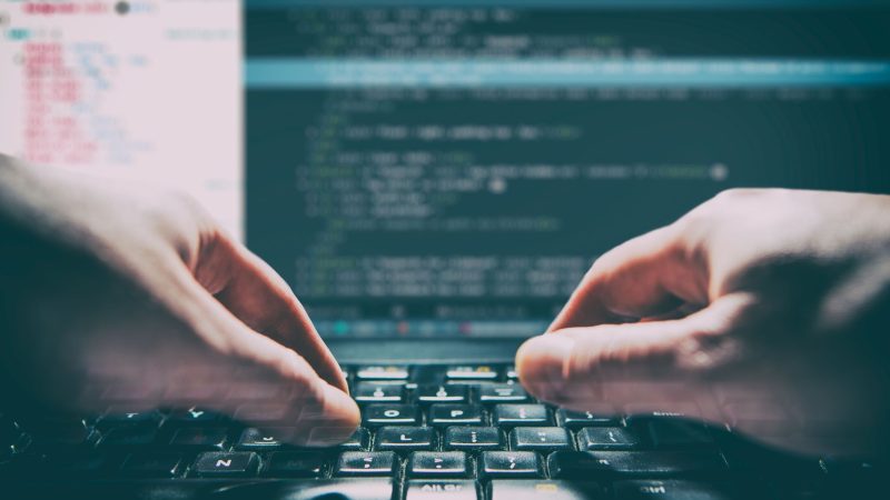 L’IA transformera 92 % des emplois dans les technologies de l’information et de la communication, selon une étude