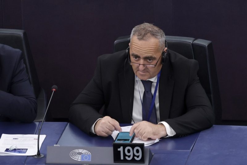 Albanie : liberté conditionnelle pour un eurodéputé grec condamné pour corruption