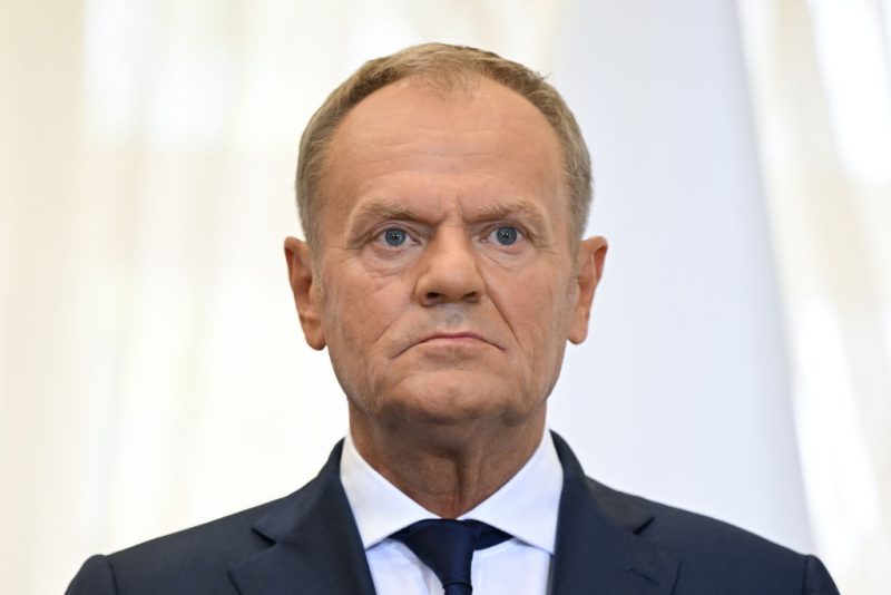 Donald Tusk critique la décision de l'Allemagne de renforcer les contrôles à ses frontières