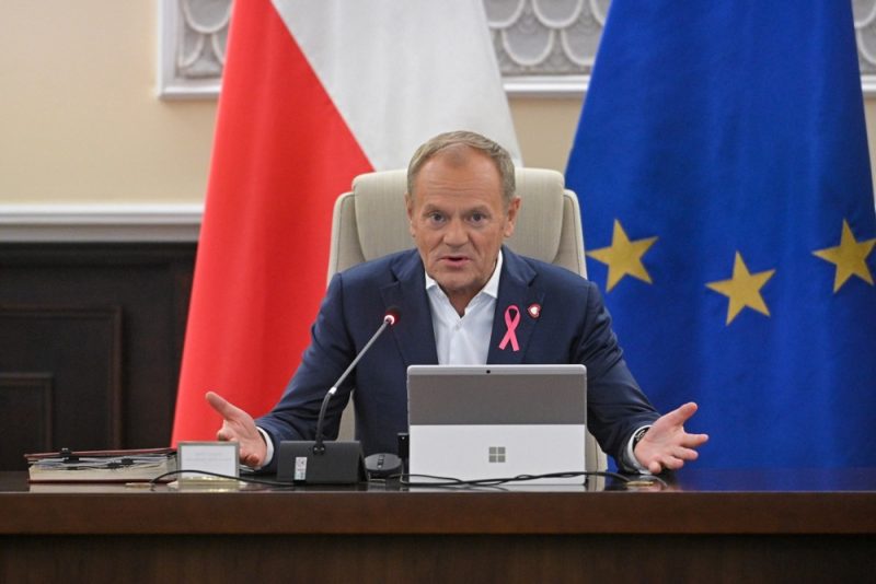Le gouvernement de Donald Tusk adopte officiellement une nouvelle stratégie migratoire