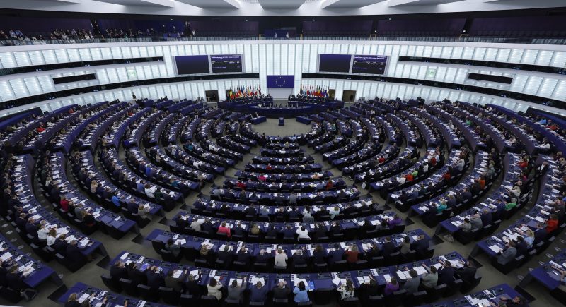 Feu vert des eurodéputés à un prêt à Kiev financé par les avoirs russes gelés