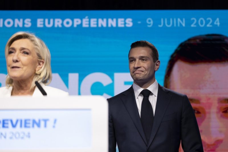 La gauche grecque s'insurge de la présence de Jordan Bardella à un Forum pour la démocratie organisé à Athènes