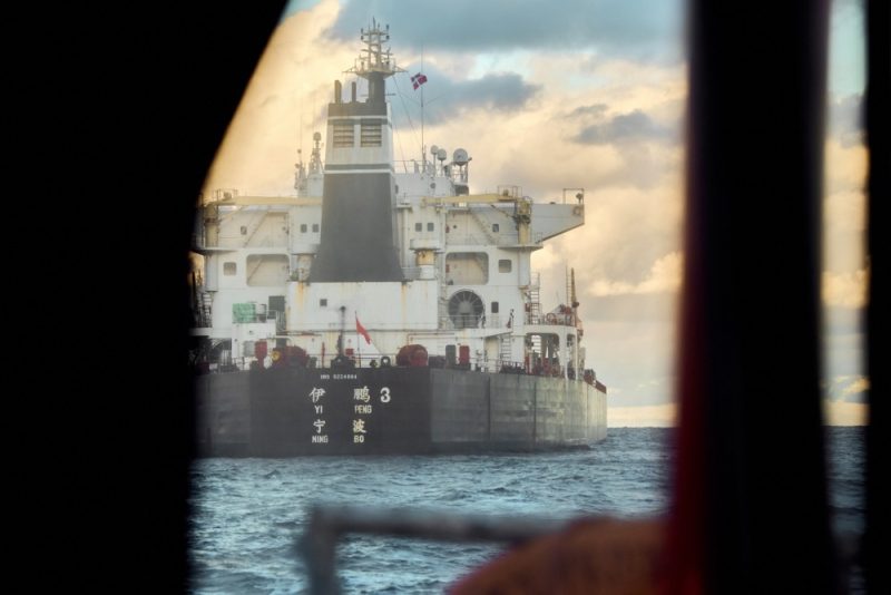 Câbles endommagés en mer Baltique : un navire chinois surveillé de près par l'armée danoise