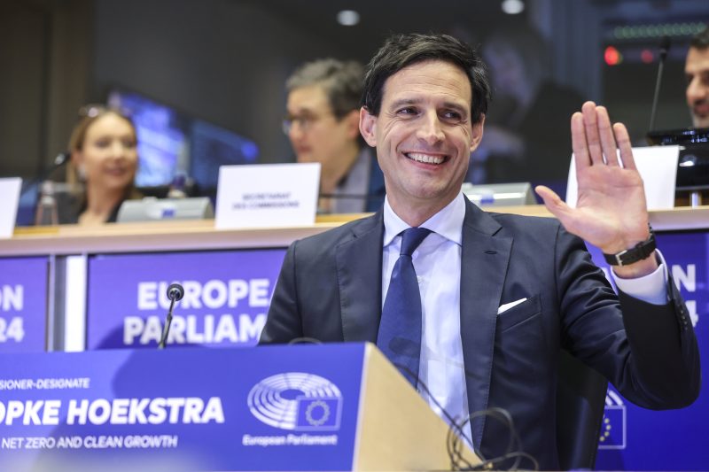 Wopke Hoekstra évite de prendre des engagements fermes lors de son audition parlementaire