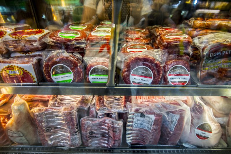 L’industrie brésilienne du bétail dénonce les supermarchés français et menace de les traîner en justice