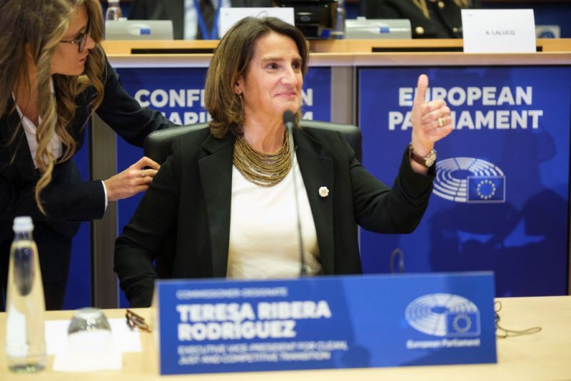 Commission européenne : Teresa Ribera obtient finalement la bénédiction du PPE et blâme le Partido Popular