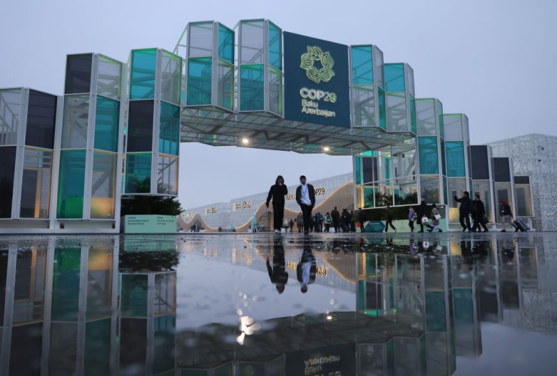 Ultimes tractations à la COP29 après un projet d’accord largement rejeté