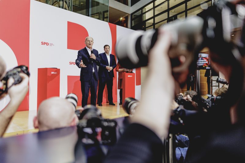 Élections anticipées en Allemagne : en difficulté, Olaf Scholz écarte les doutes et devient la tête de liste du SPD