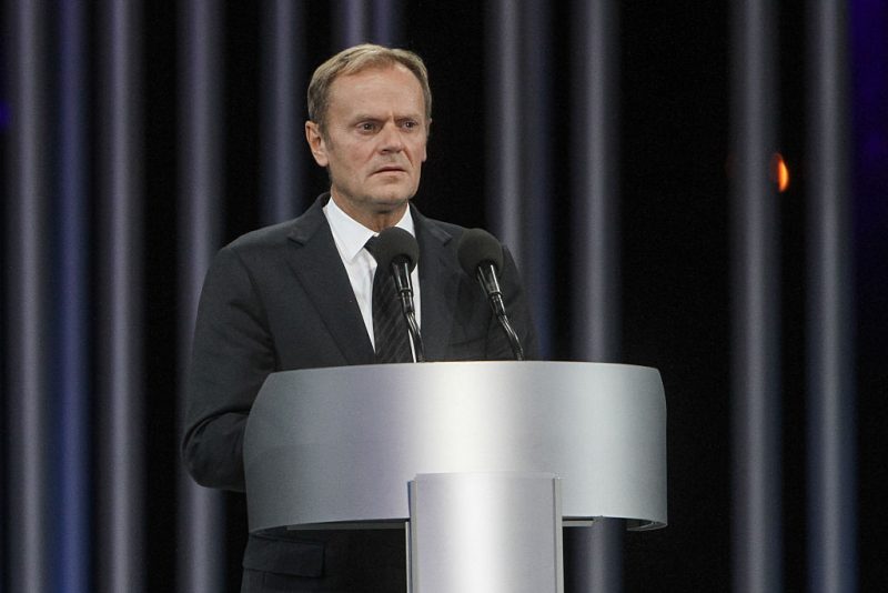 Donald Tusk annonce de nouvelles règles en matière de droit d’asile et un contrôle renforcé des frontières