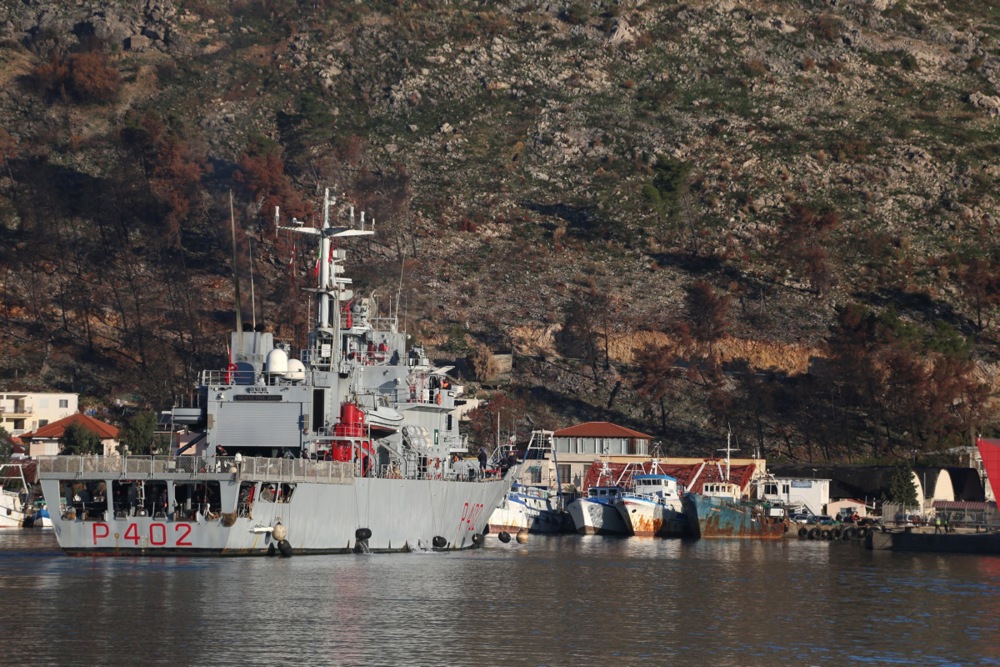 Italy sends group of migrants to Albania