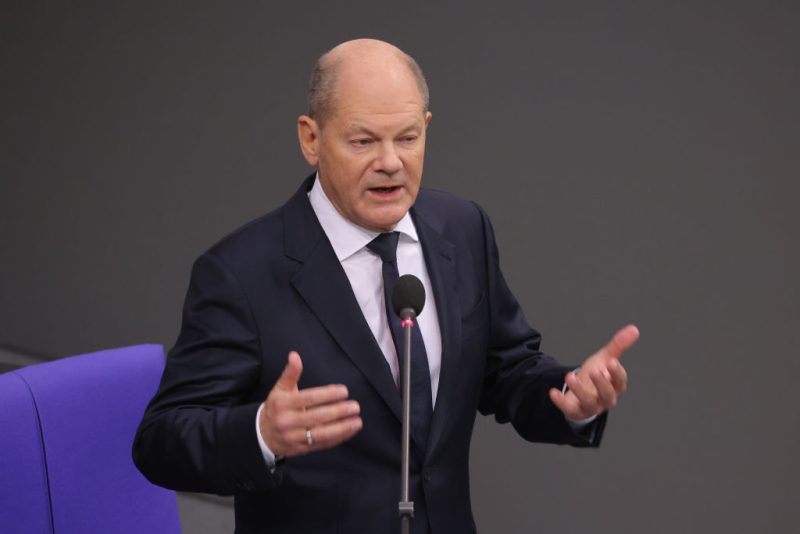 Olaf Scholz exhorte l’opposition à s’entendre sur des mesures d’aide économique avant les élections anticipées