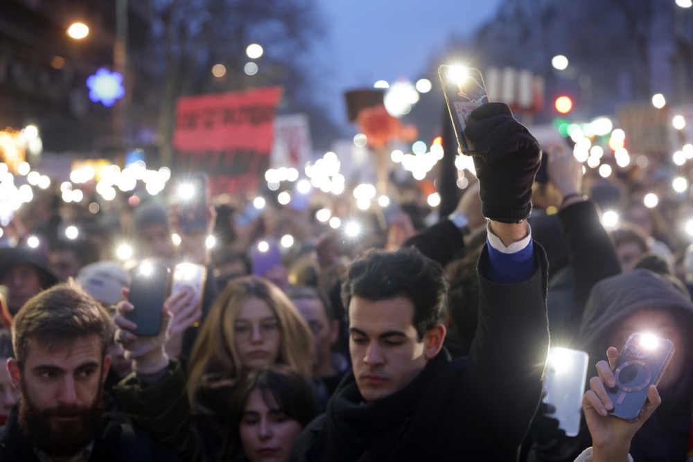 Serbie : professeurs et avocats se joignent aux étudiants pour manifester contre Aleksandar Vučić