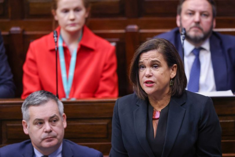 Un différend au parlement irlandais retarde la formation du nouveau gouvernement