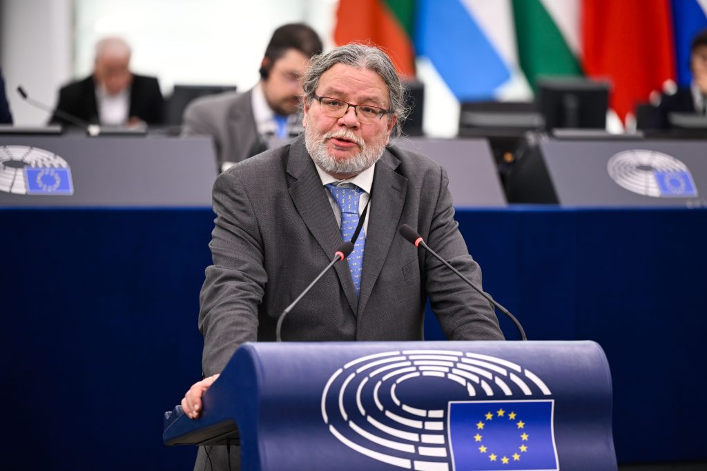 EP-178170C_Plenary_21_Trump