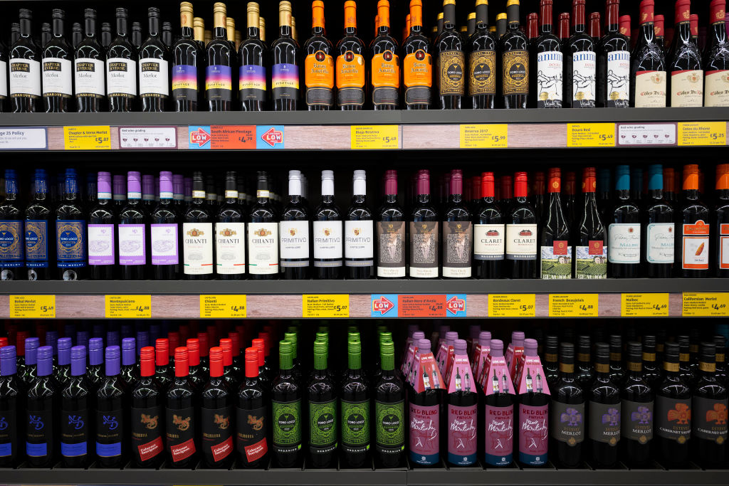 Étiquetage de l’alcool : tiraillée entre les intérêts de la filière et les enjeux de santé publique, l’UE traîne le pas 