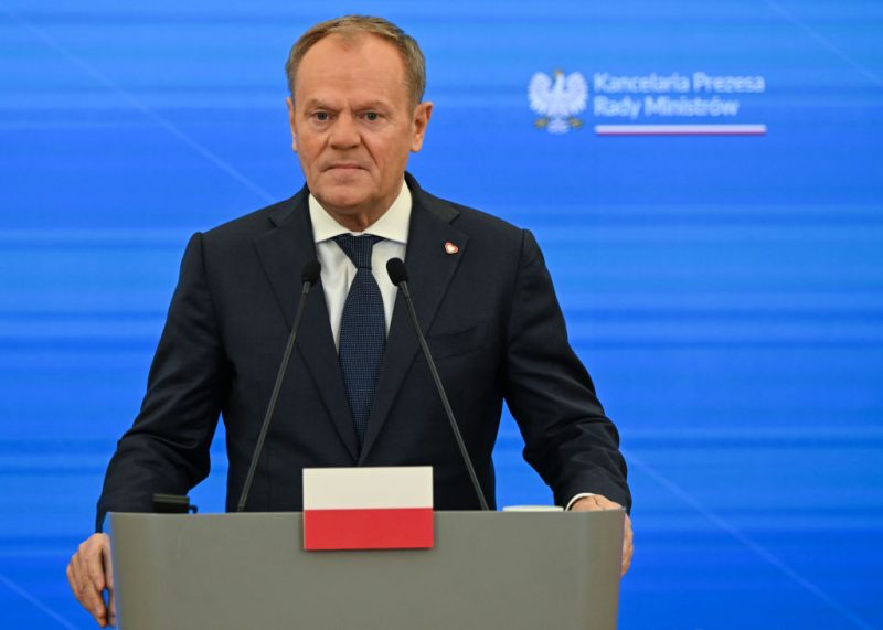 La Russie planifie des « actes de terrorisme » aériens, selon Donald Tusk