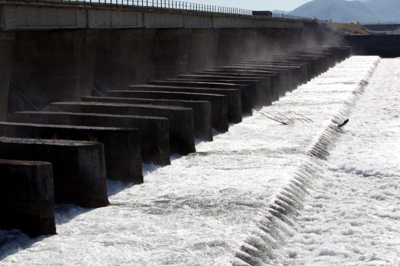 Énergie : un câble électrique sous-marin reliera l'Albanie et l'Italie via la mer Adriatique