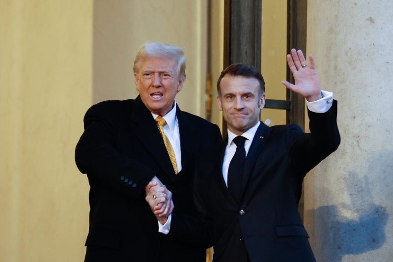 Emmanuel Macron soutient l’appel de Donald Trump à renforcer la défense européenne