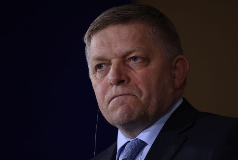Le Parquet slovaque abandonne les poursuites contre Robert Fico pour sa rencontre avec Vladimir Poutine