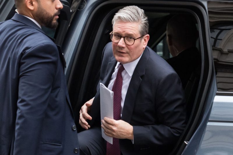Les États-Unis doivent fournir un « filet de sécurité » à l'Ukraine, soutient Keir Starmer à Paris