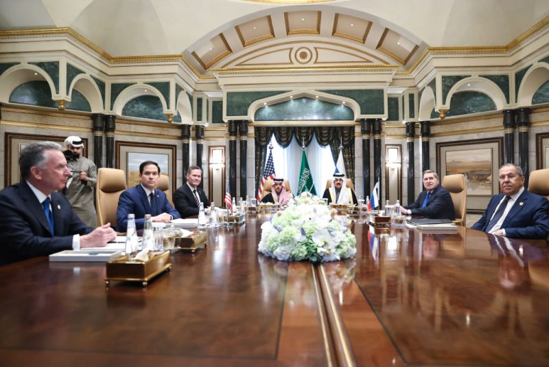 Rencontre américano-russe à Riyad : Washington vise une fin « juste et durable » au conflit ukrainien
