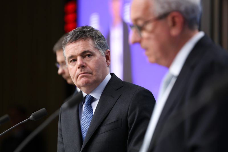 Entre réductions des dépenses publiques et investissements dans la défense, la zone euro prise entre deux feux 