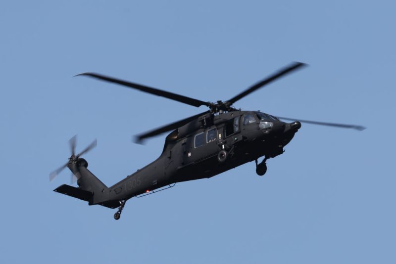 Les Tchèques ripostent à Donald Trump en finançant collectivement un hélicoptère Black Hawk pour l'Ukraine