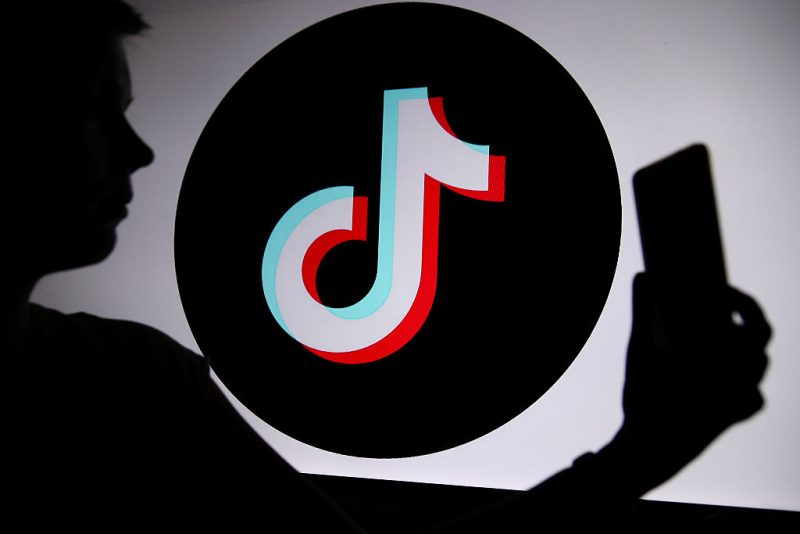 En vue des prochaines élections tchèques, TikTok déploie une équipe anti-désinformation