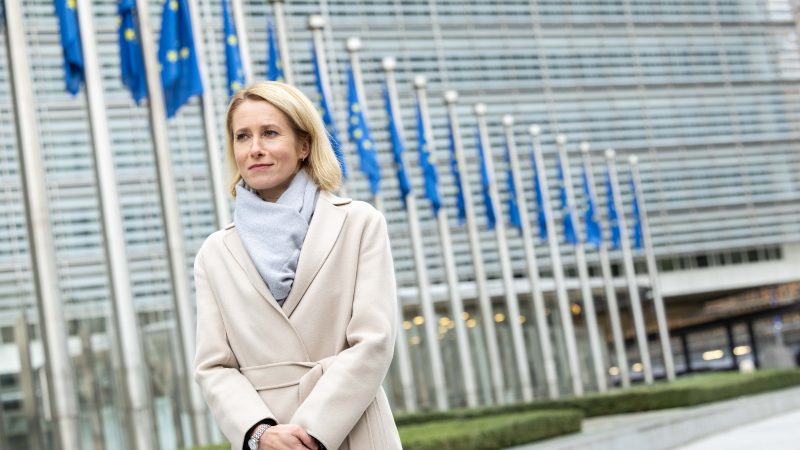 La cheffe de la diplomatie européenne cherche ses marques face à la tornade Trump