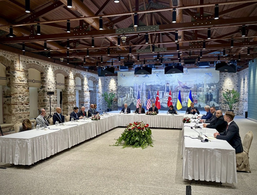 The trilateral negotiations between the delegations of Ukraine, the USA, and Turkey in Istanbul