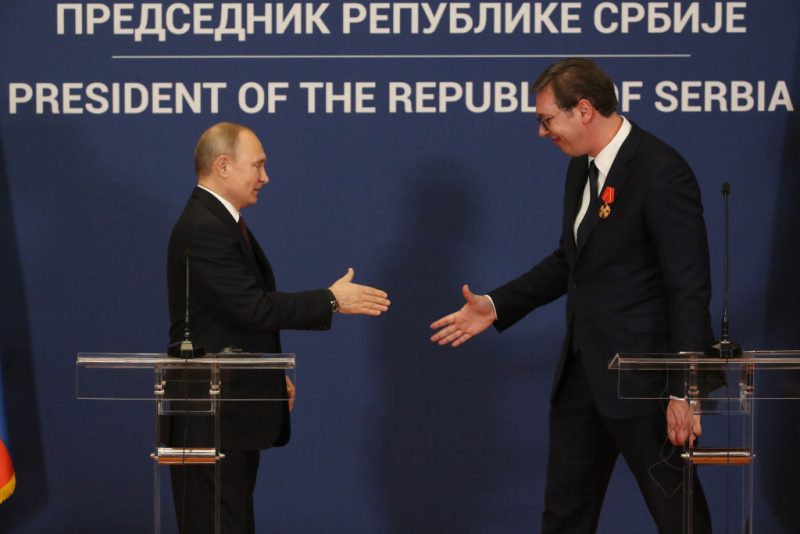 Le président serbe à Moscou, entre fraternité russe et défiance vis-à-vis de Bruxelles