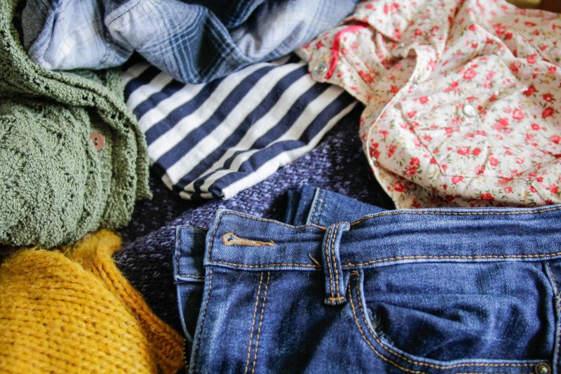 L'affichage du coût environnemental des vêtements attendu à l'été