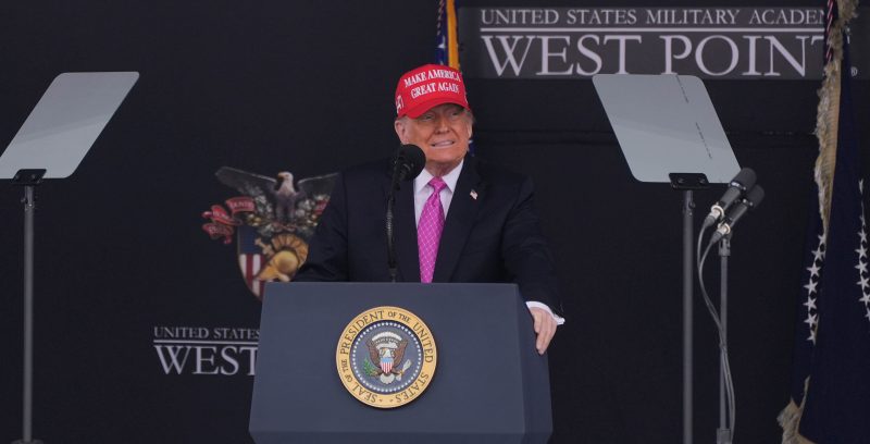 Donald Trump reporte l’application des droits de douane de 50 % sur les importations européennes