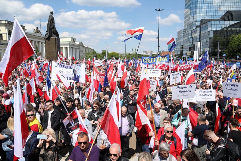 Bière, snus et prostitution : la Pologne en route pour le second tour de la présidentielle
