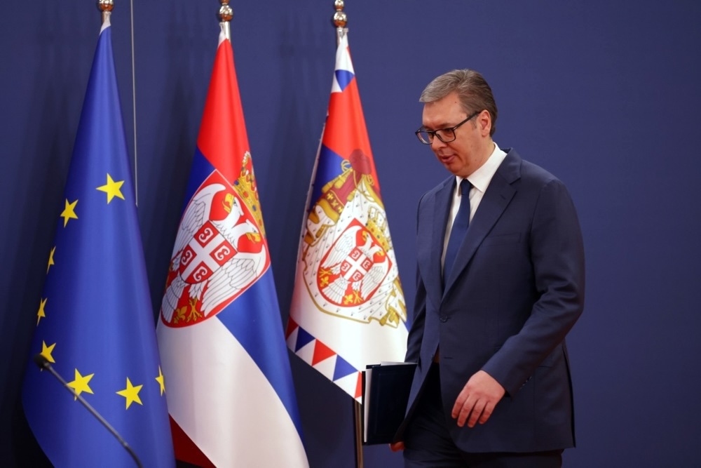 Serbian President Vucic delivers Russian FSB report on alleged use of &lsquo;sound canon&rsquo; during 15 March 2025 rally