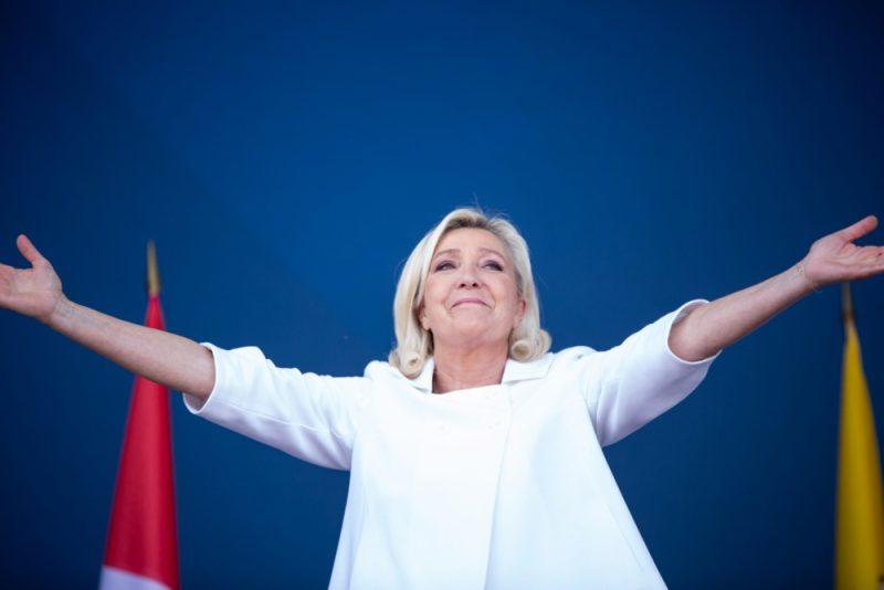 Le RN et ses alliés européens unis contre Bruxelles et derrière Marine Le Pen