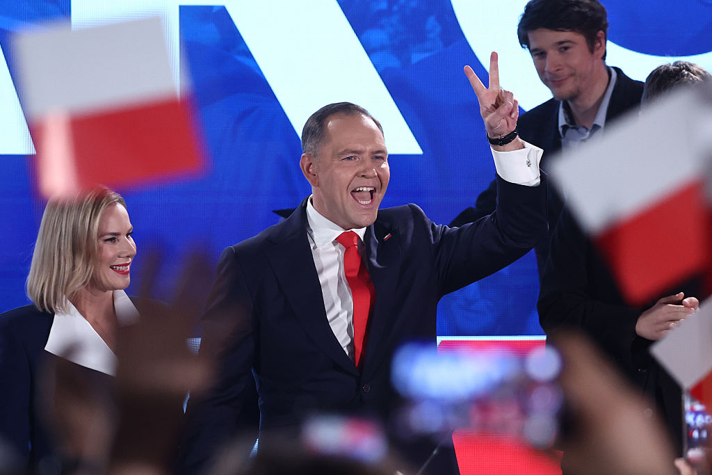 Pologne : le candidat conservateur remporte la présidentielle, revers pour le gouvernement pro-UE