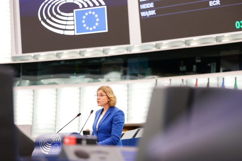 Logiciels espions : l’inaction de la Commission critiquée au Parlement européen