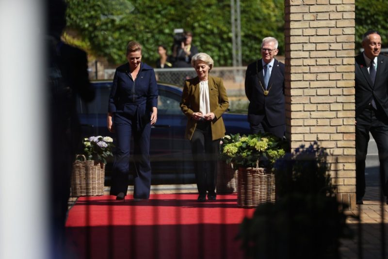 L’UE déplore la décision des États-Unis de réduire ses livraisons d’armes à l’Ukraine