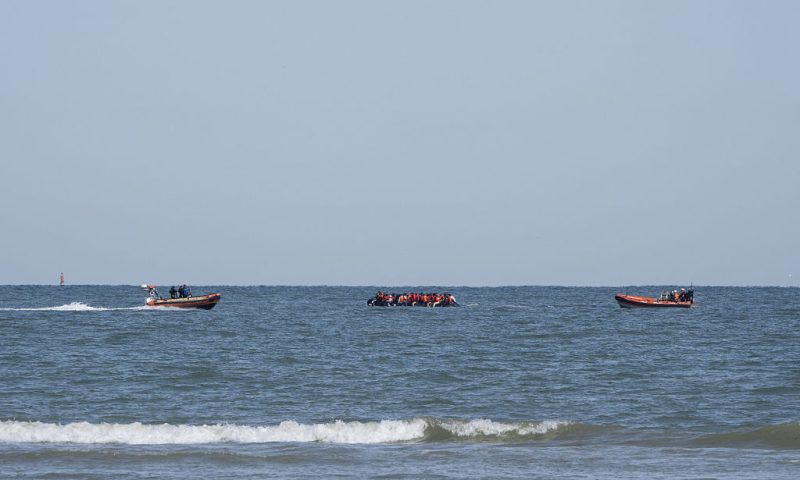 Migration : à Calais, l’accord franco-britannique fait grincer des dents