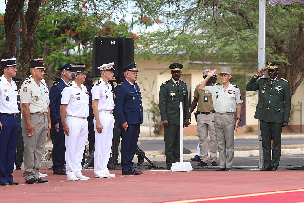 France hands over military bases in Senegal with official ceremony