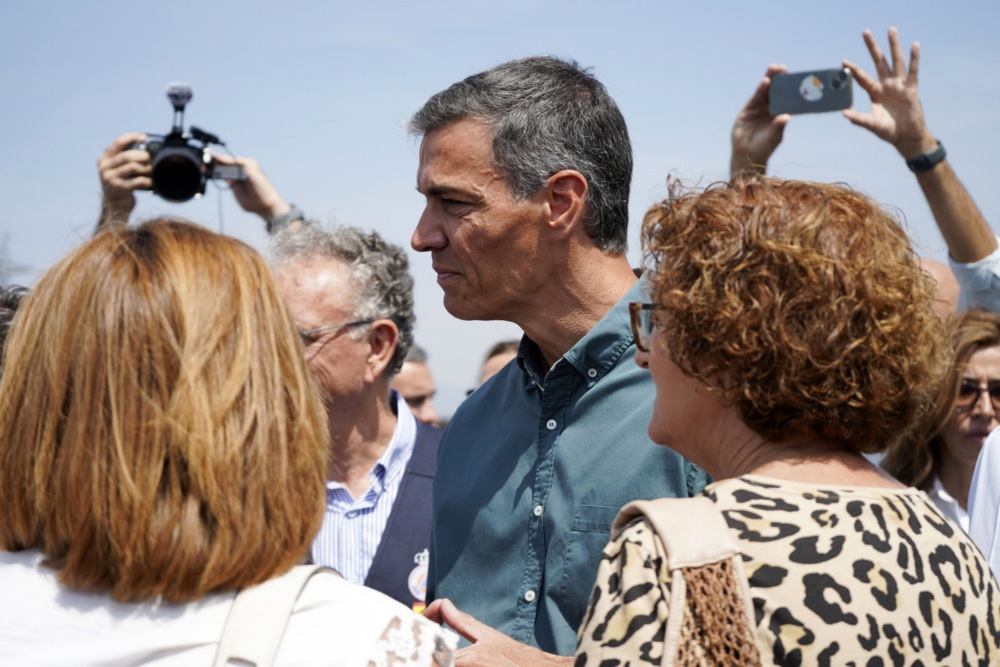 Pedro Sanchez visits Caceres to follow the latest news on fires