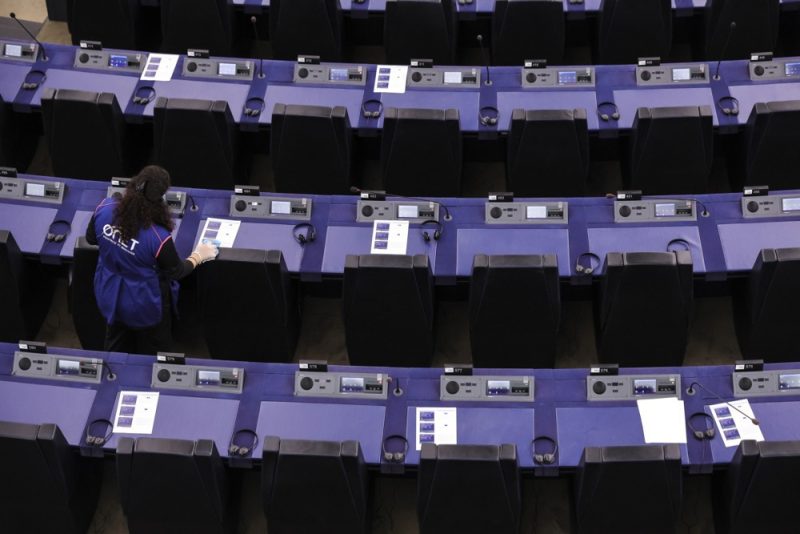 Pour le secrétaire-général du Parlement européen, les discours préparés rendent les débats ennuyeux