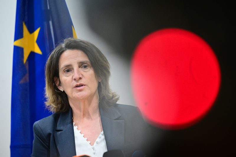 Teresa Ribera s'oppose à « un retour en arrière » sur les règles de l'UE en matière d'IA