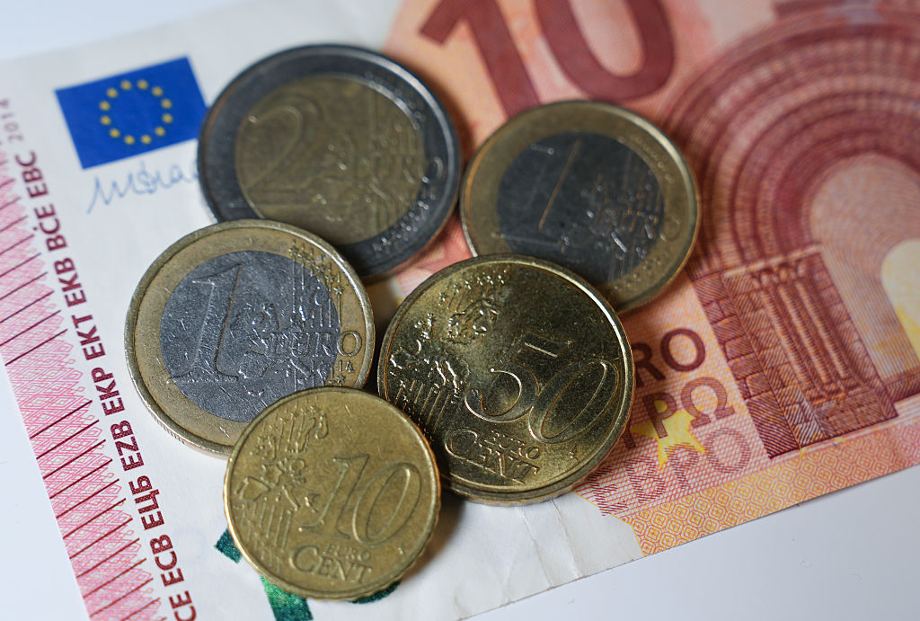 Bruxelles appelle à la création de comptes d’épargne et d’investissement « simples » et exonérés d’impôt