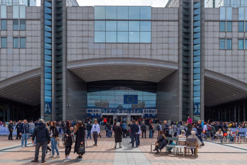 Parlement européen : à Bruxelles, la rénovation du bâtiment Spaak se mène dans l’ombre