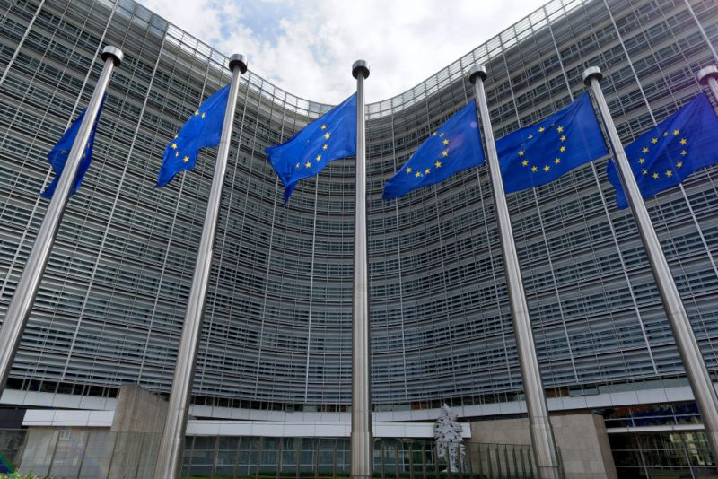 Zone euro : la Commission relève ses prévisions de croissance malgré un environnement économique « défavorable »