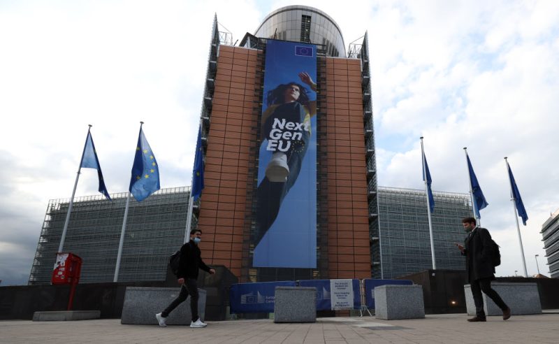 Une conseillère de la Commission propose de mettre fin aux emplois permanents dans la fonction publique de l’UE