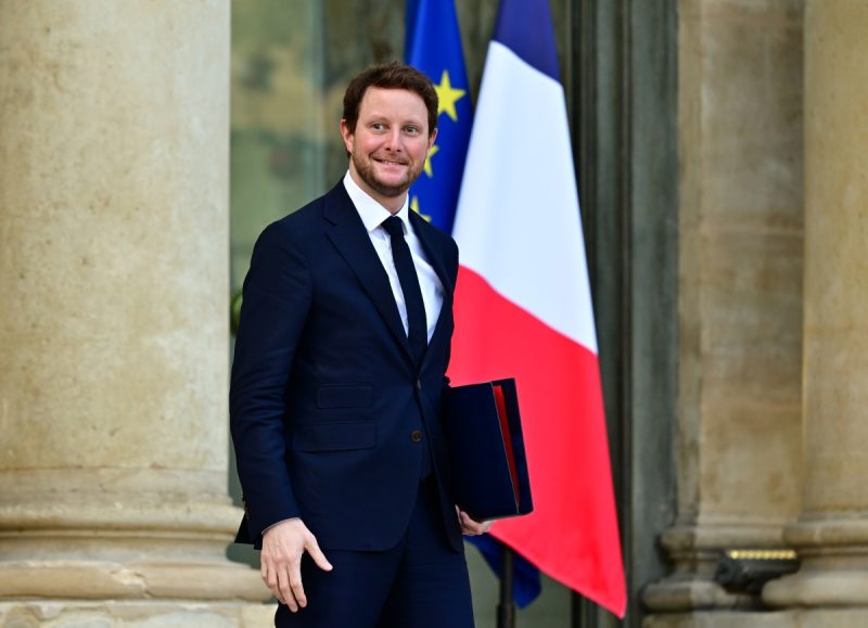 Défense : Clément Beaune appelle à consacrer 1 % du PIB au « made in Europe »